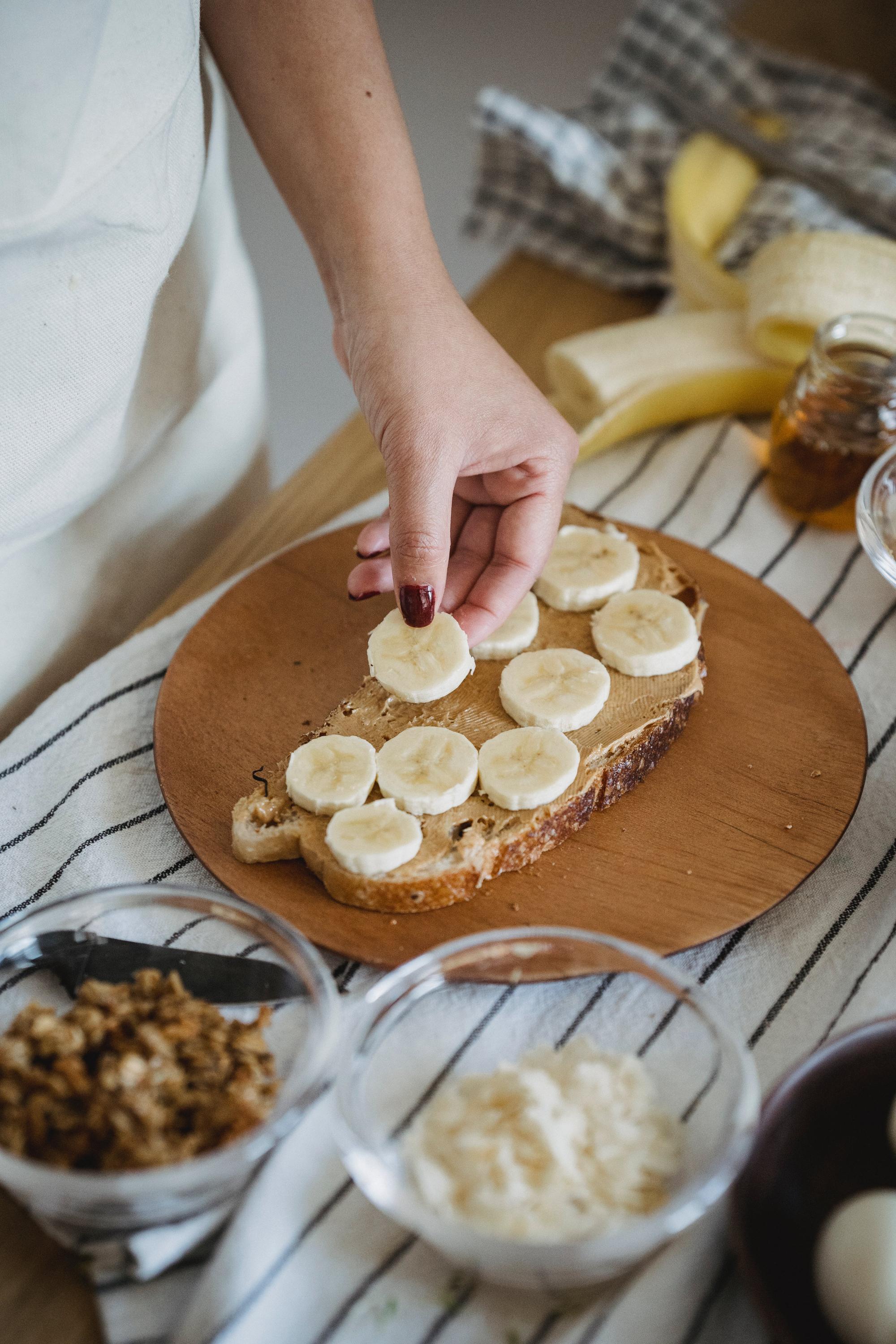 Wybór i przygotowanie składników: klucz do doskonałego ciasta bananowego